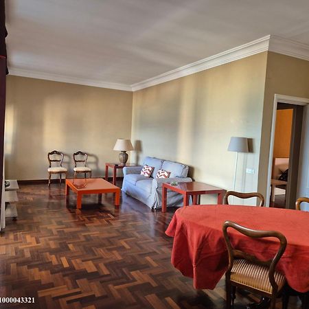 Front Beach Apartment - 3 Bedrooms Bari Esterno foto