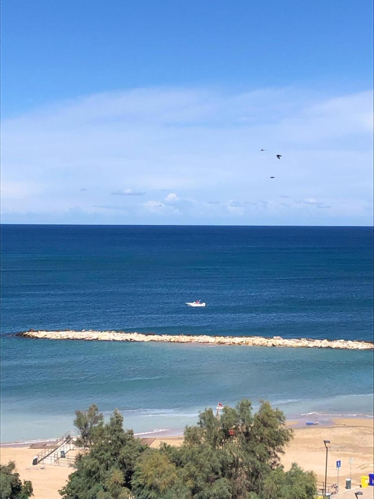 Front Beach Apartment - 3 Bedrooms Bari Esterno foto