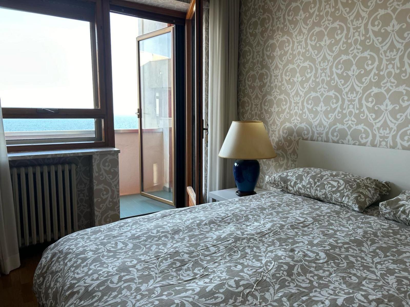Front Beach Apartment - 3 Bedrooms Bari Esterno foto