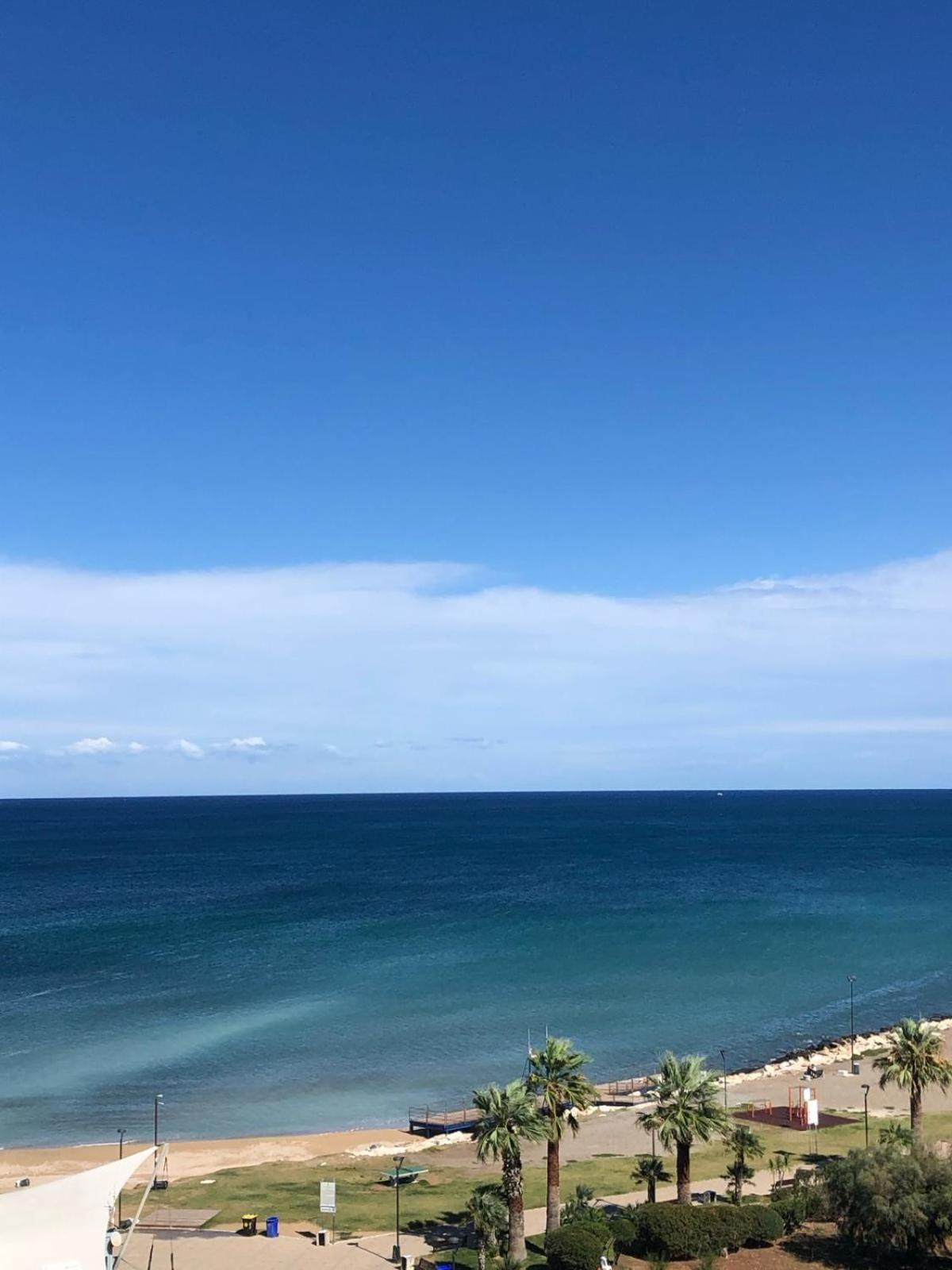 Front Beach Apartment - 3 Bedrooms Bari Esterno foto