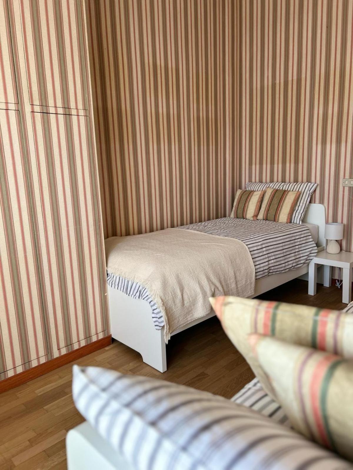 Front Beach Apartment - 3 Bedrooms Bari Esterno foto