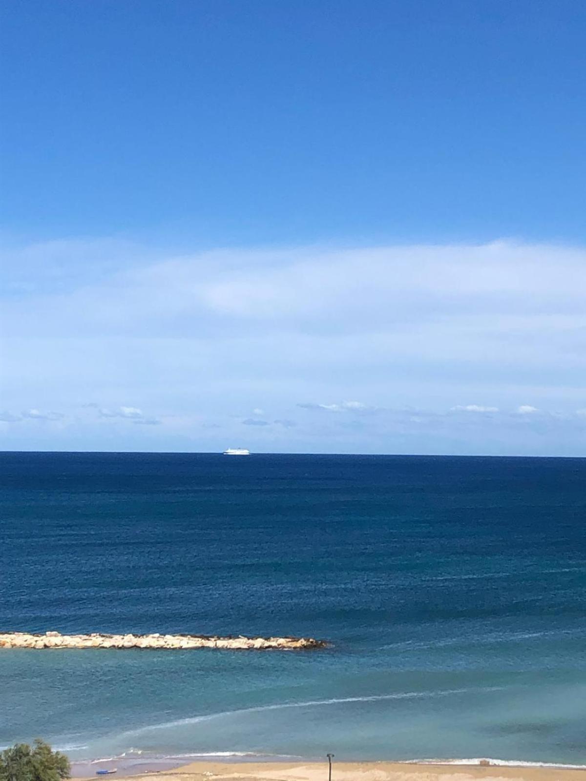Front Beach Apartment - 3 Bedrooms Bari Esterno foto