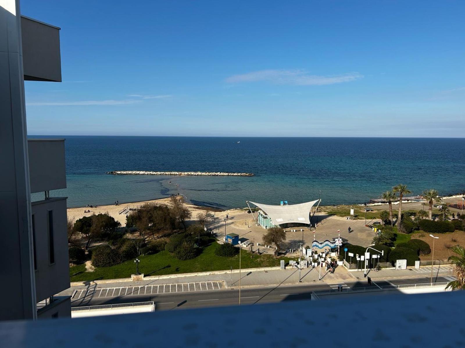 Front Beach Apartment - 3 Bedrooms Bari Esterno foto