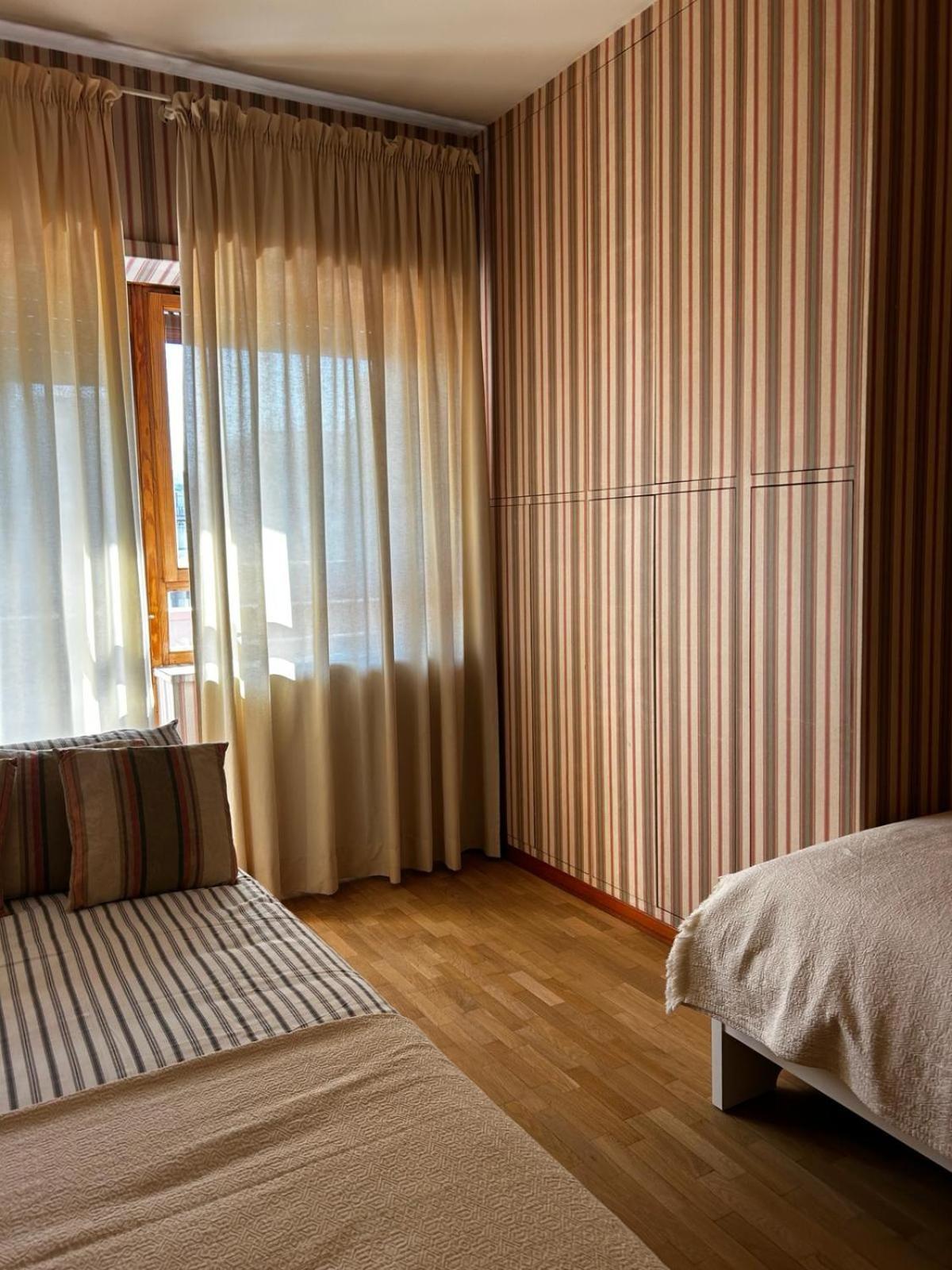 Front Beach Apartment - 3 Bedrooms Bari Esterno foto