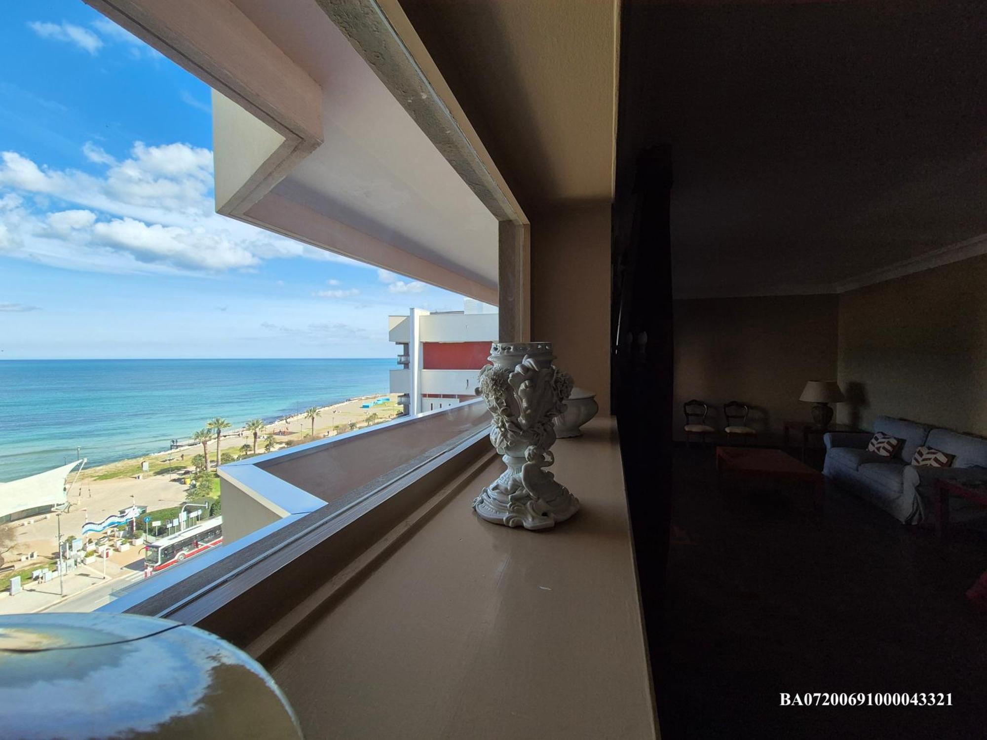 Front Beach Apartment - 3 Bedrooms Bari Esterno foto