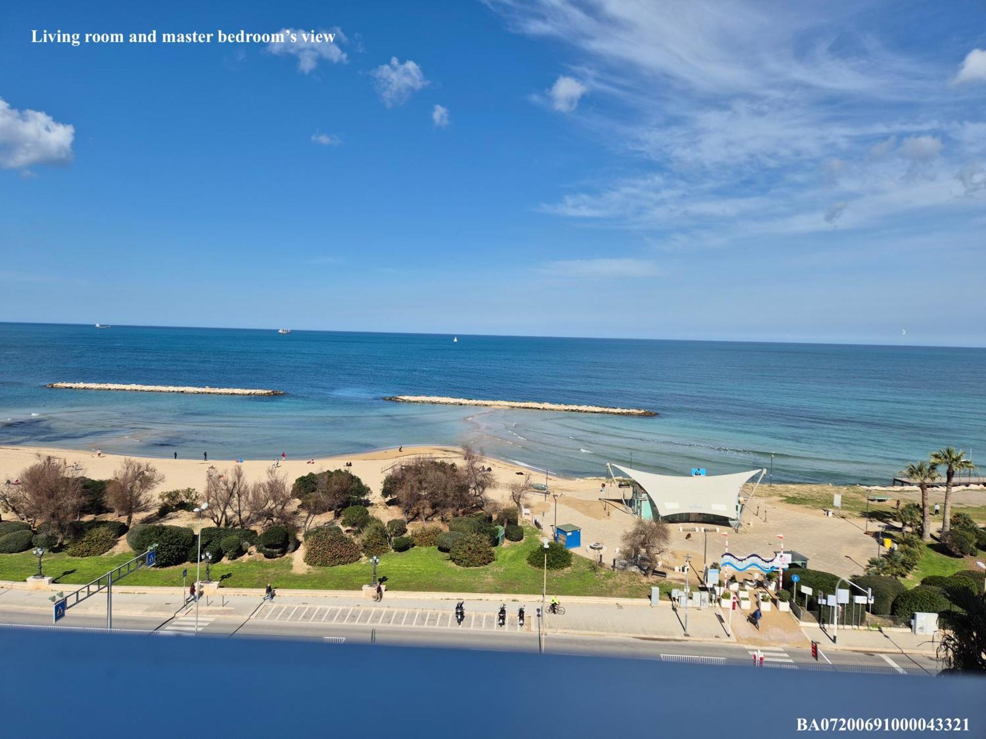 Front Beach Apartment - 3 Bedrooms Bari Esterno foto