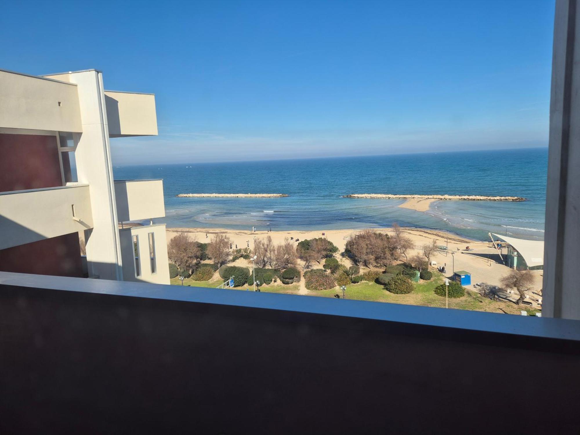 Front Beach Apartment - 3 Bedrooms Bari Esterno foto