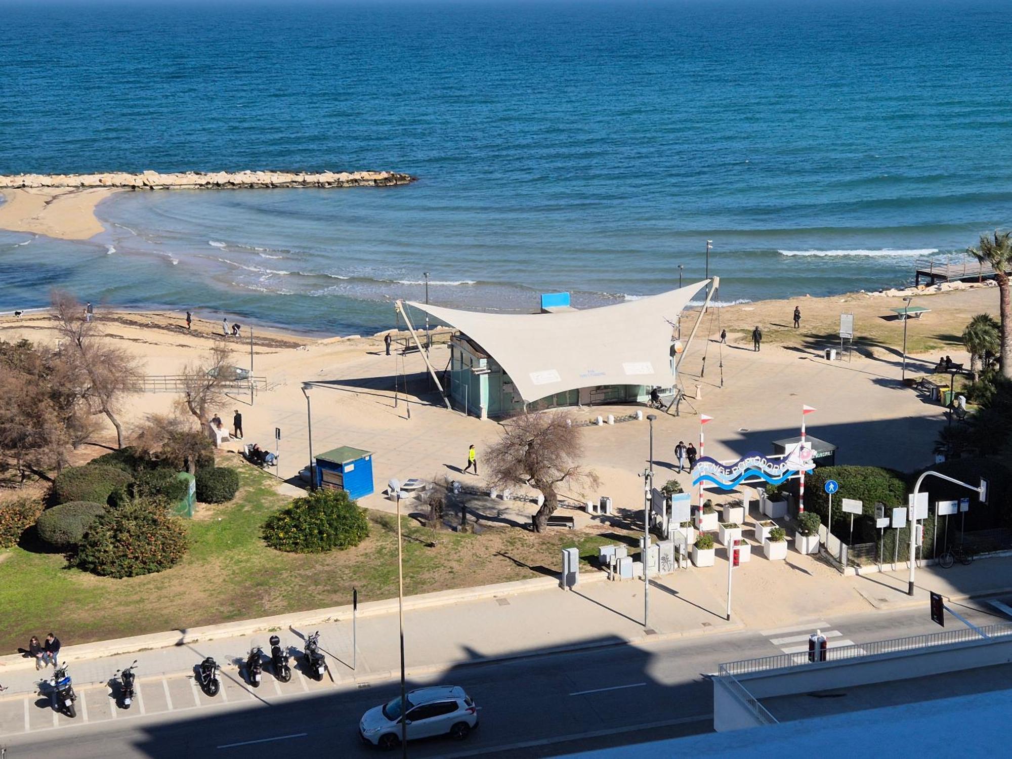 Front Beach Apartment - 3 Bedrooms Bari Esterno foto