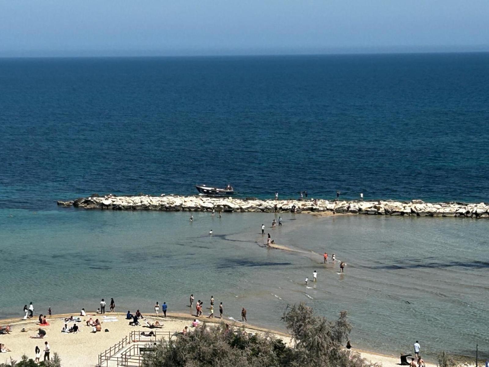 Front Beach Apartment - 3 Bedrooms Bari Esterno foto