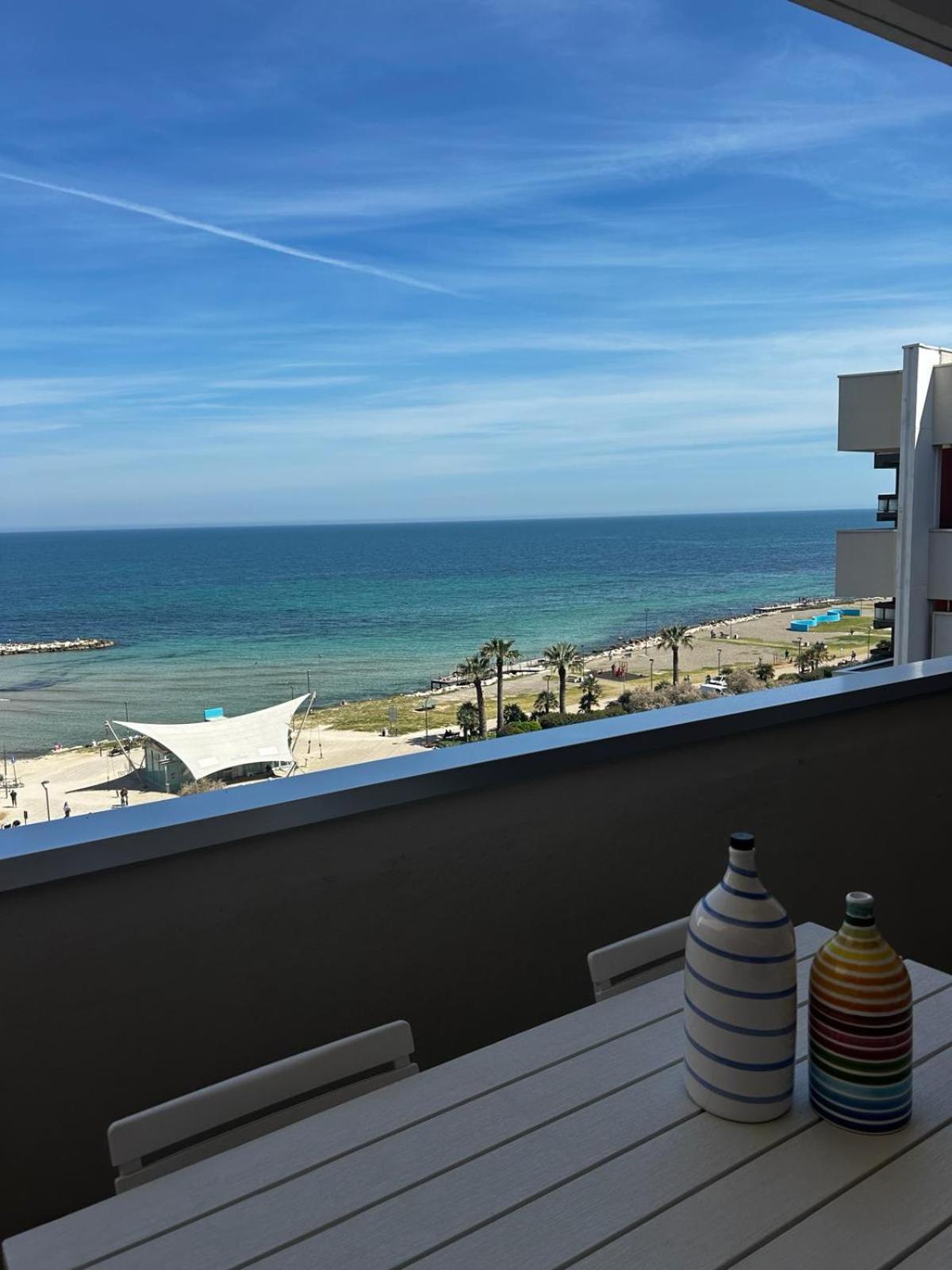 Front Beach Apartment - 3 Bedrooms Bari Esterno foto